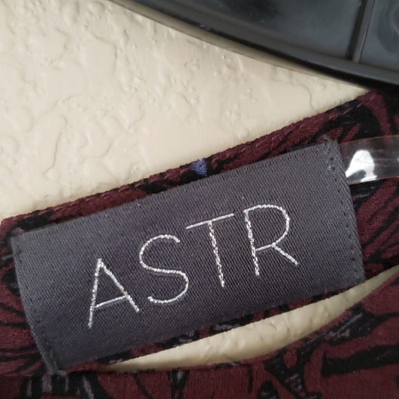 ASTR long sleeve shoft dress size small - Picture 5 of 8